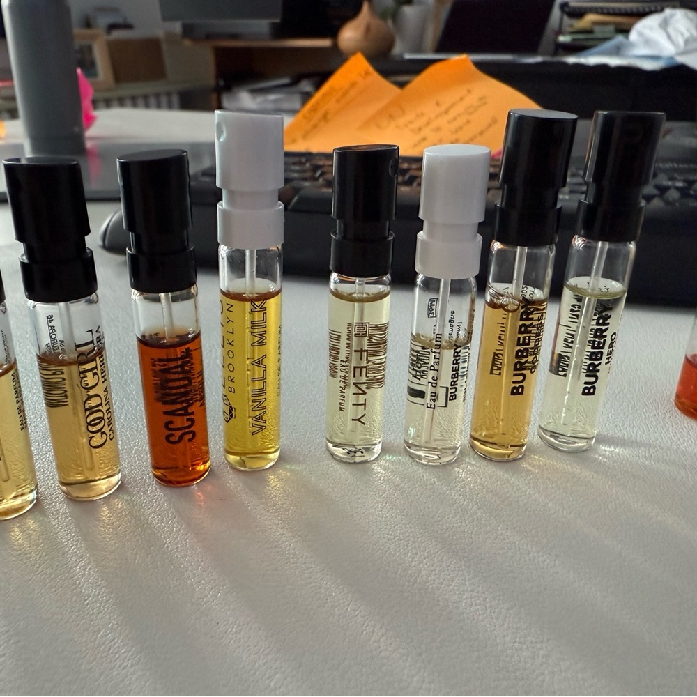 Assorted Perfume Sample Vials - Picture 2 of 16